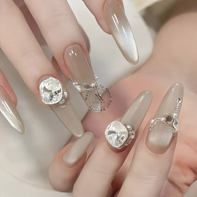 Sơn mắt mèo/Flash